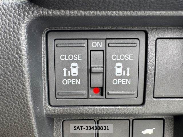 Honda STEP WGN 2022-12 8746043-4