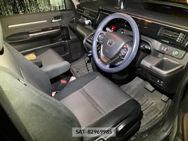 Honda STEP WGN 2016-03 8746057-14