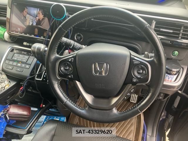 Honda STEP WGN 2018-02 8746053-17