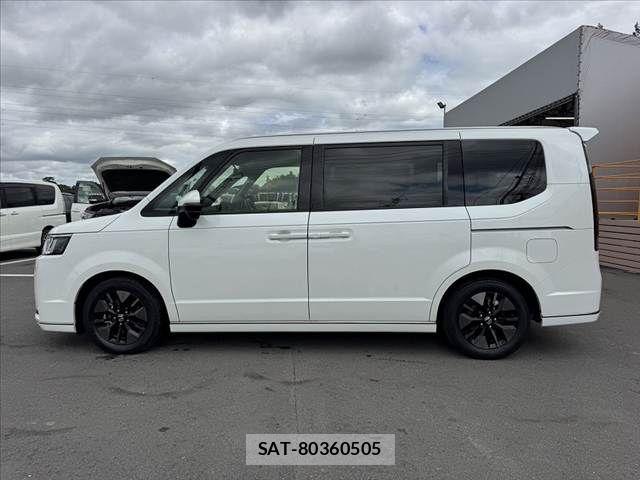 Honda STEP WGN 2022-11 8782167-10