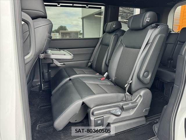 Honda STEP WGN 2022-11 8782167-17