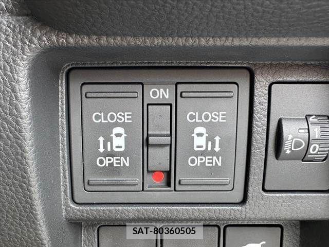Honda STEP WGN 2022-11 8782167-5