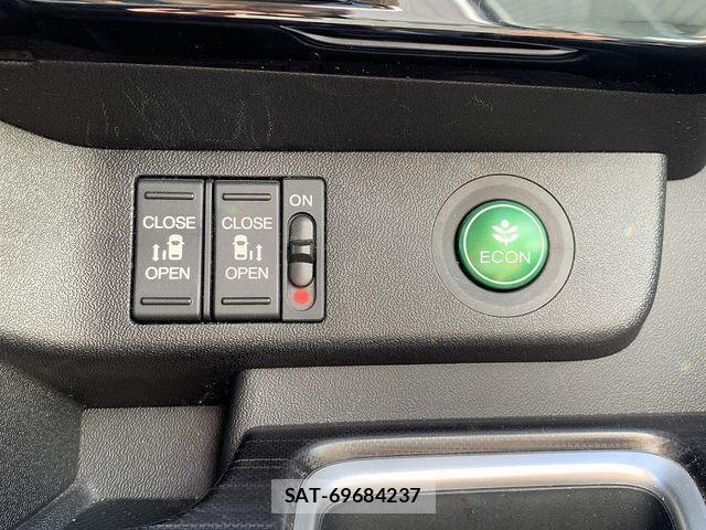 Honda STEP WGN 2016-11 8782172-9