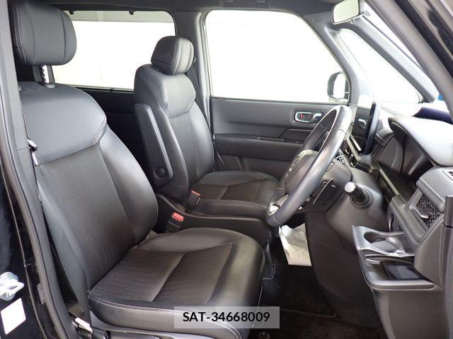 Honda STEP WGN 2023-06 8797584-21