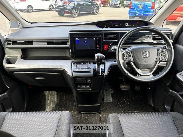 Honda STEP WGN 2017-10 8797589-1