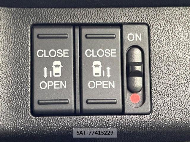 Honda STEP WGN 2017-09 8831784-5