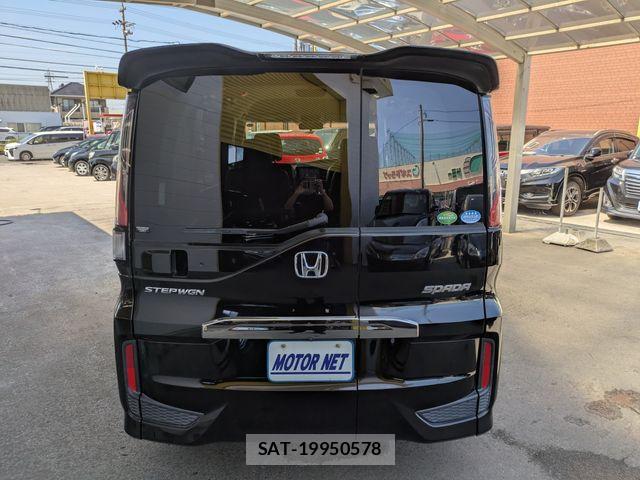 Honda STEP WGN 2016-05 8831802-17