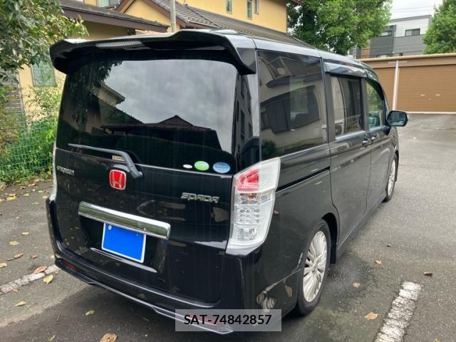 Honda STEP WGN 2010-03 8831816-2