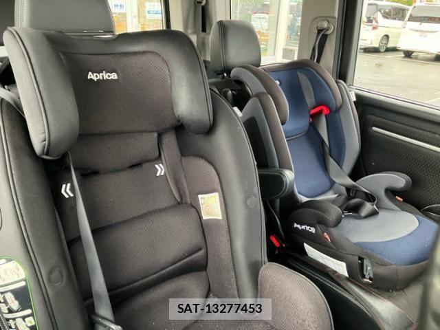 Honda STEP WGN 2022-03 8831781-14