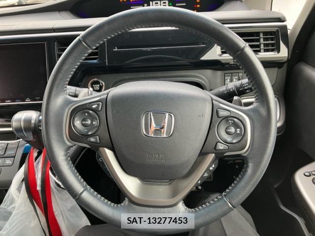 Honda STEP WGN 2022-03 8831781-17