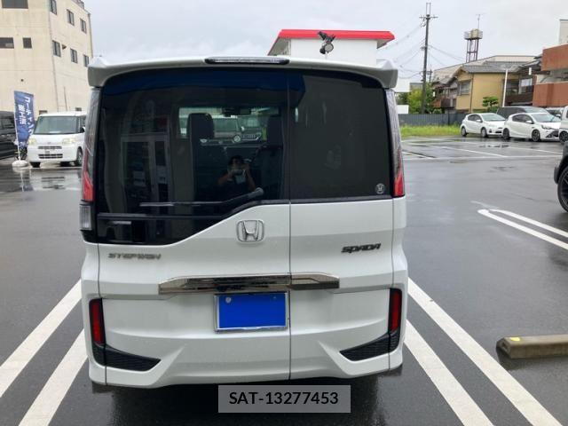 Honda STEP WGN 2022-03 8831781-3