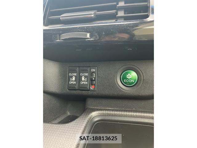 Honda STEP WGN 2017-03 8831805-13