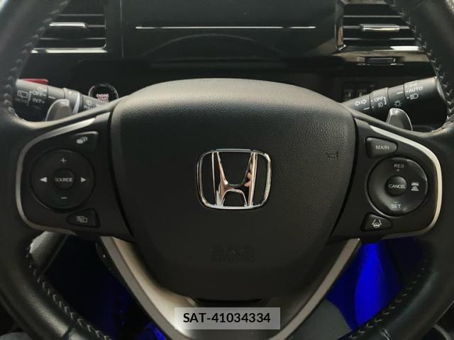 Honda STEP WGN 2018-03 8831787-16