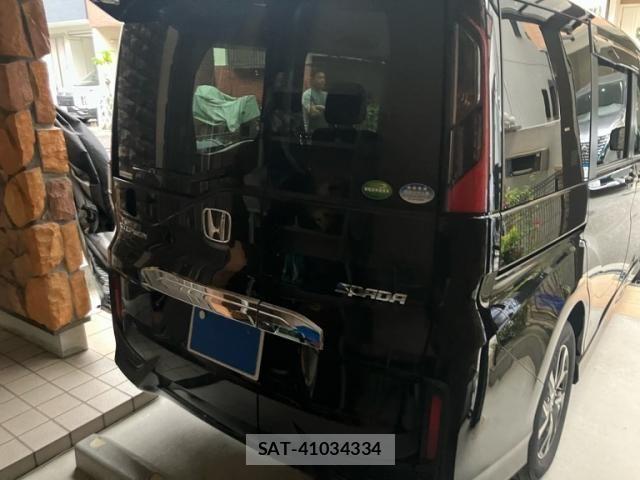 Honda STEP WGN 2018-03 8831787-2