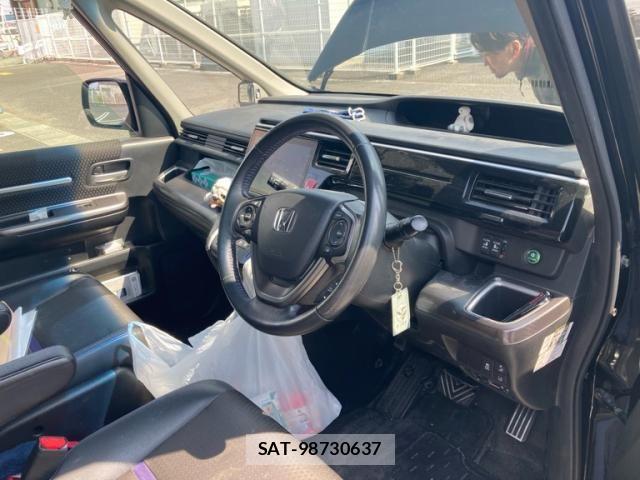 Honda STEP WGN 2019-05 8831786-12