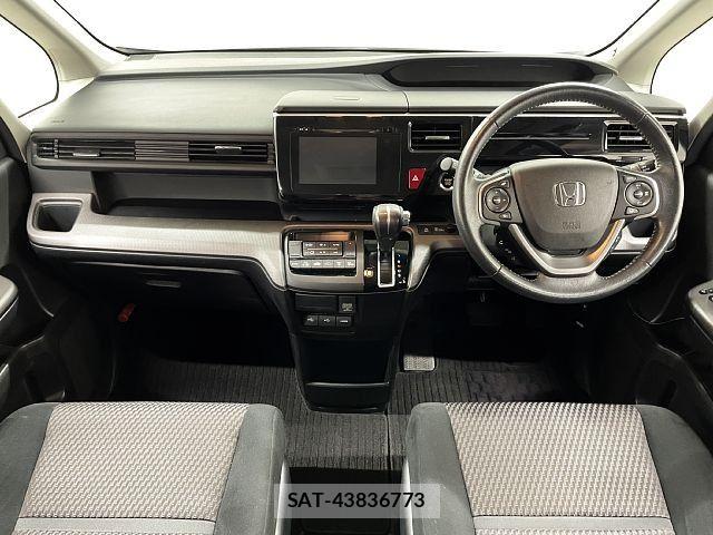 Honda STEP WGN 2017-08 8831800-1