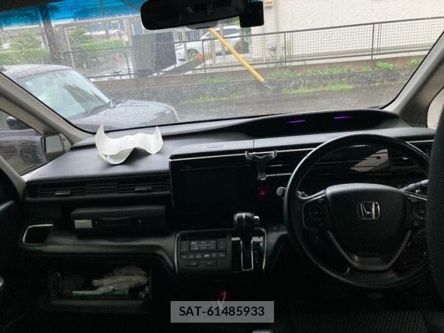 Honda STEP WGN 2016-02 8831797-19