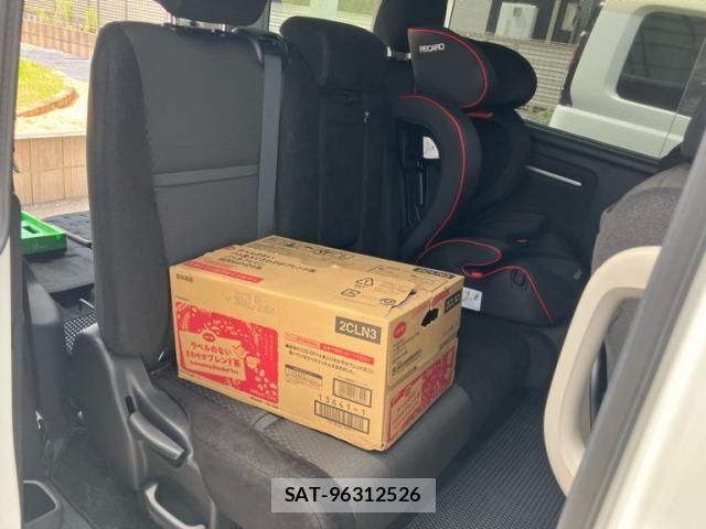 Honda STEP WGN 2018-03 8831798-13