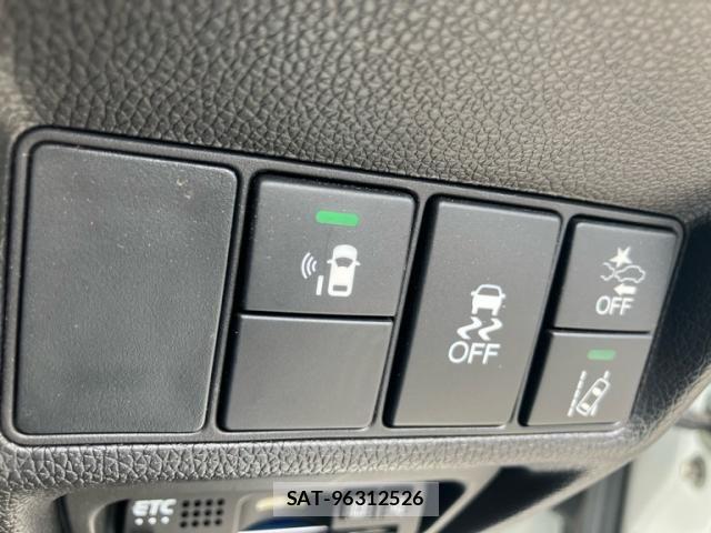 Honda STEP WGN 2018-03 8831798-17