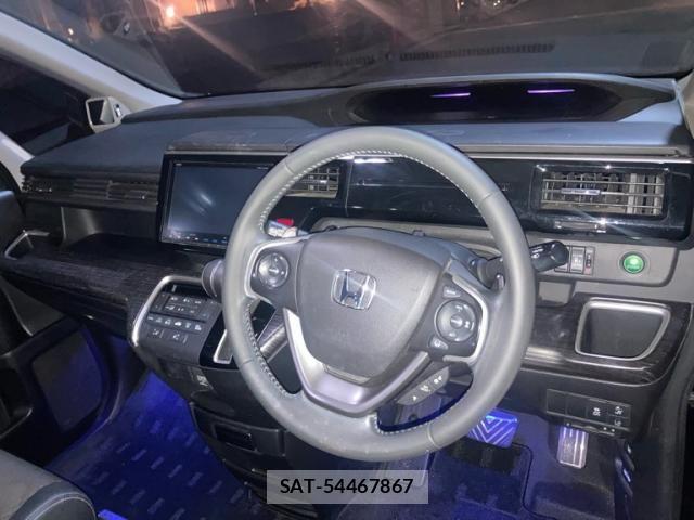 Honda STEP WGN 2017-01 8831803-11