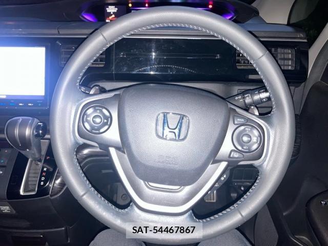 Honda STEP WGN 2017-01 8831803-12