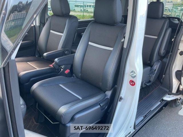 Honda STEP WGN 2017-11 8850734-10