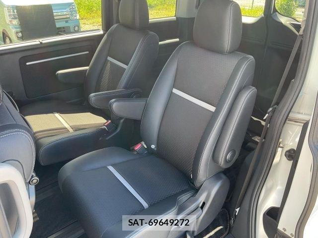 Honda STEP WGN 2017-11 8850734-12