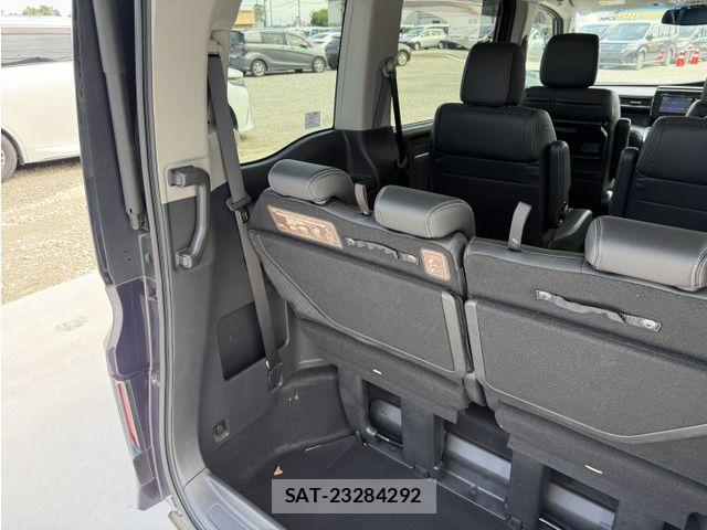 Honda STEP WGN 2016-09 8848083-11
