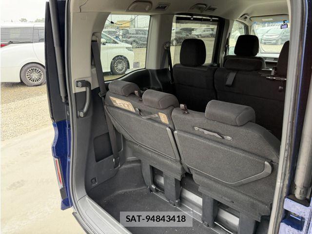 Honda STEP WGN 2017-05 8848082-15