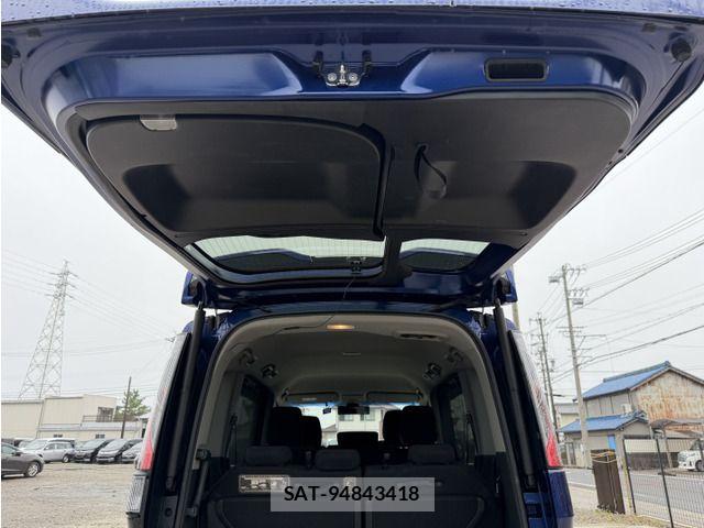 Honda STEP WGN 2017-05 8848082-17