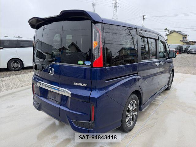Honda STEP WGN 2017-05 8848082-1