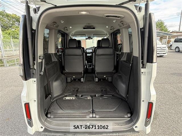 Honda STEP WGN 2019-05 8872133-27