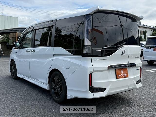 Honda STEP WGN 2019-05 8872133-5