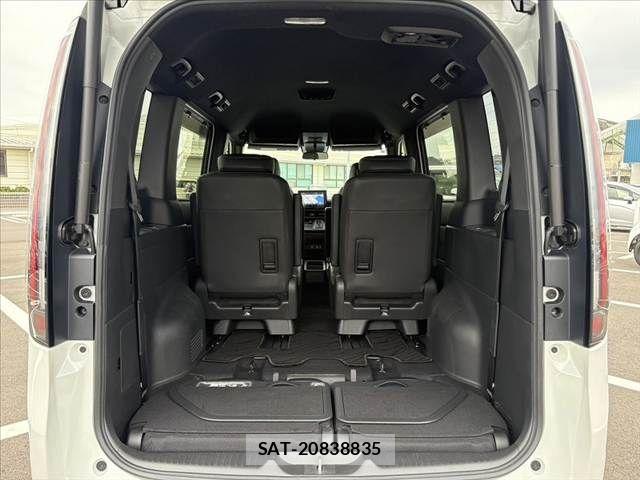 Honda STEP WGN 2023-09 8882330-21