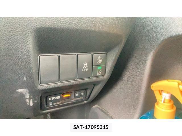 Honda STEP WGN 2022-01 8882333-16