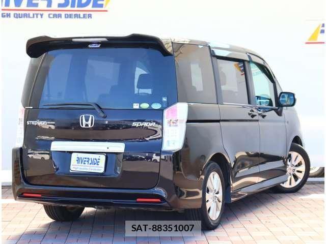 Honda STEP WGN 2010-03 8882354-2