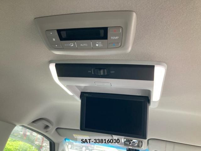 Honda STEP WGN 2022-03 8882327-10