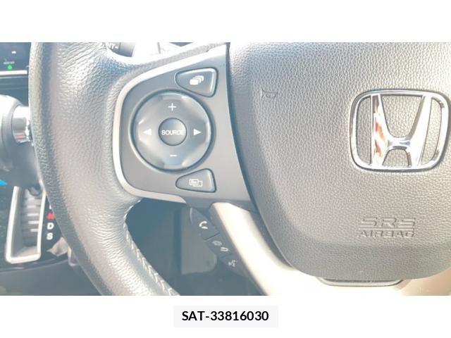 Honda STEP WGN 2022-03 8882327-13