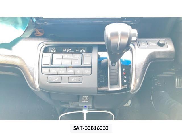 Honda STEP WGN 2022-03 8882327-20