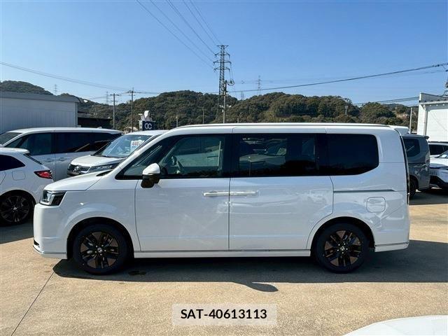 Honda STEP WGN 2026-04 8882329-10