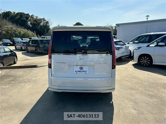 Honda STEP WGN 2026-04 8882329-12