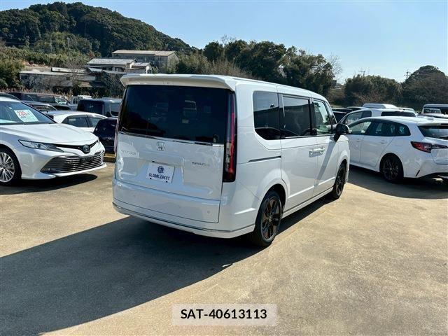 Honda STEP WGN 2026-04 8882329-13