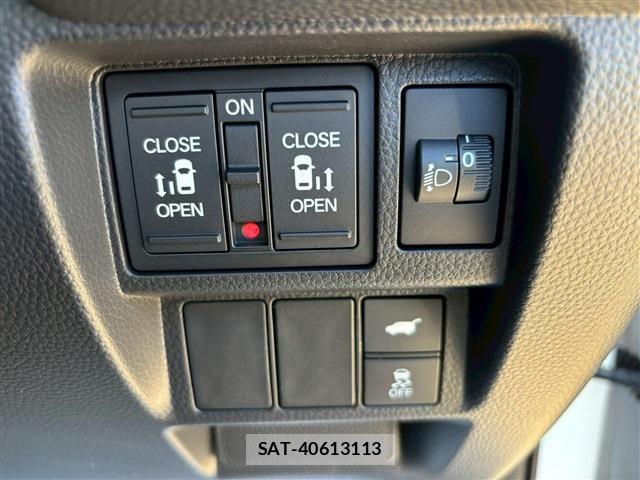 Honda STEP WGN 2026-04 8882329-19
