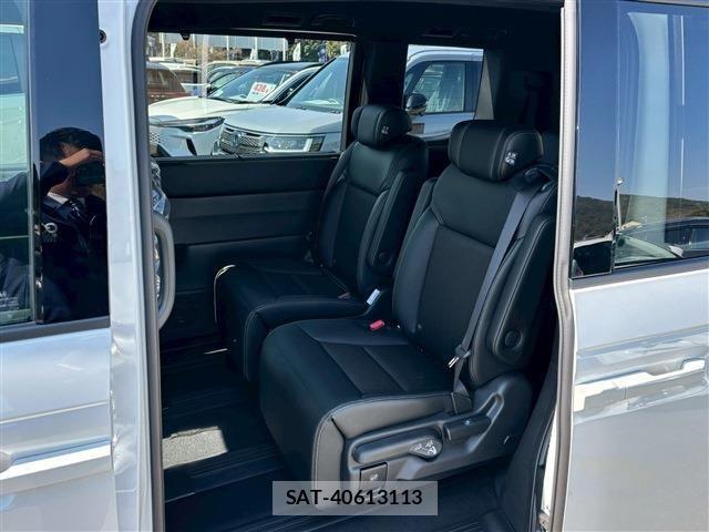 Honda STEP WGN 2026-04 8882329-4