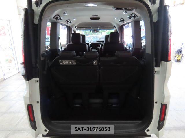 Honda STEP WGN 2019-09 8882334-13