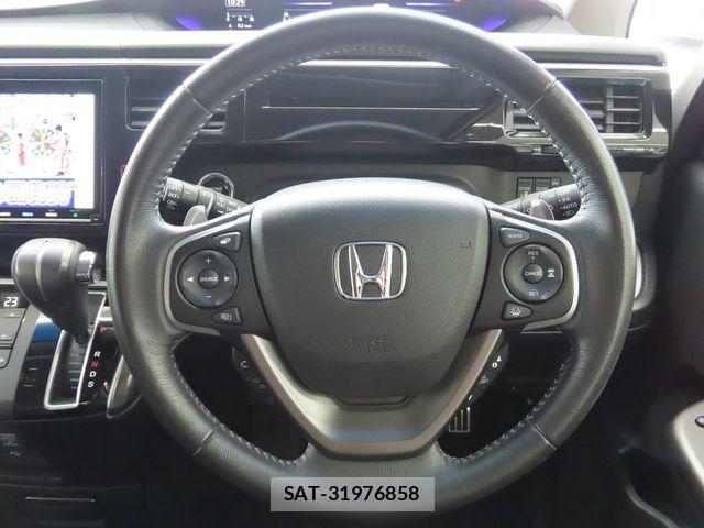 Honda STEP WGN 2019-09 8882334-5