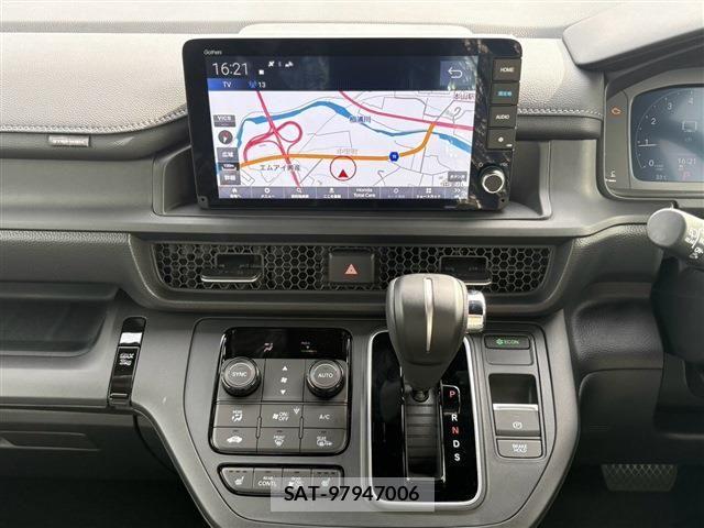 Honda STEP WGN 2026-05 8882332-21