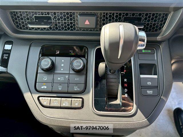 Honda STEP WGN 2026-05 8882332-23