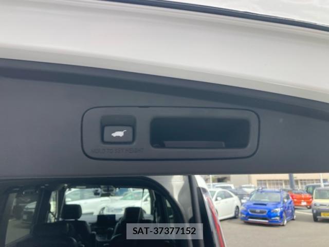 Honda STEP WGN 2023-11 8882331-15