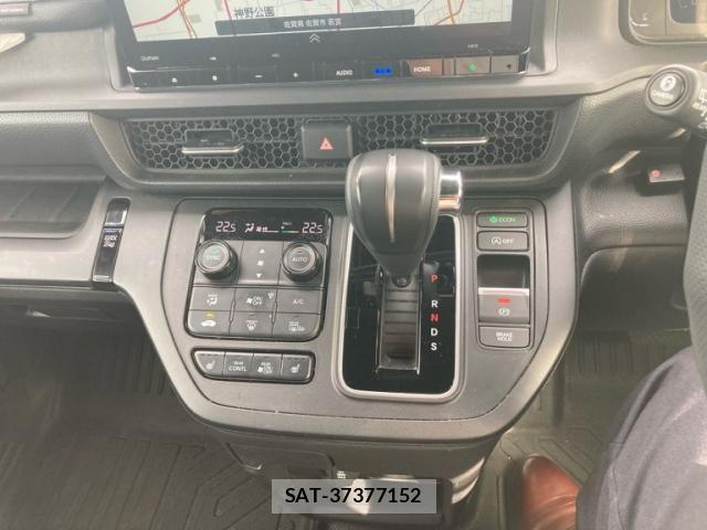Honda STEP WGN 2023-11 8882331-22